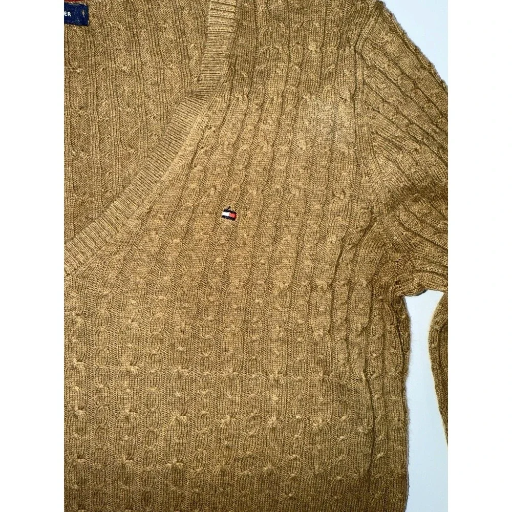 V-Neck Sweater Pullover Jumper. Tommy Hilfiger Women Slim Fit Size XS.‎ Preppy